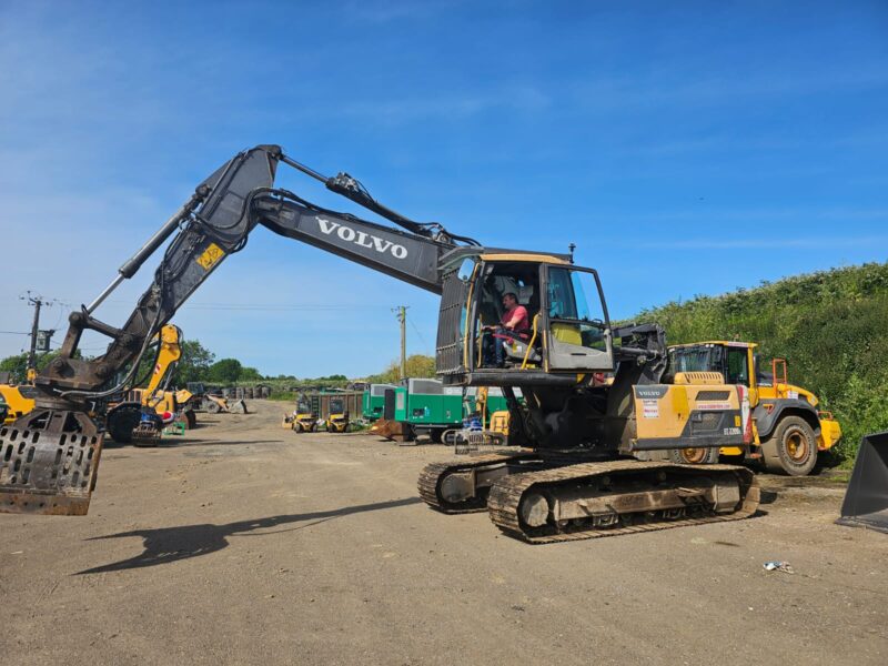 Koparka VOLVO EC22DL